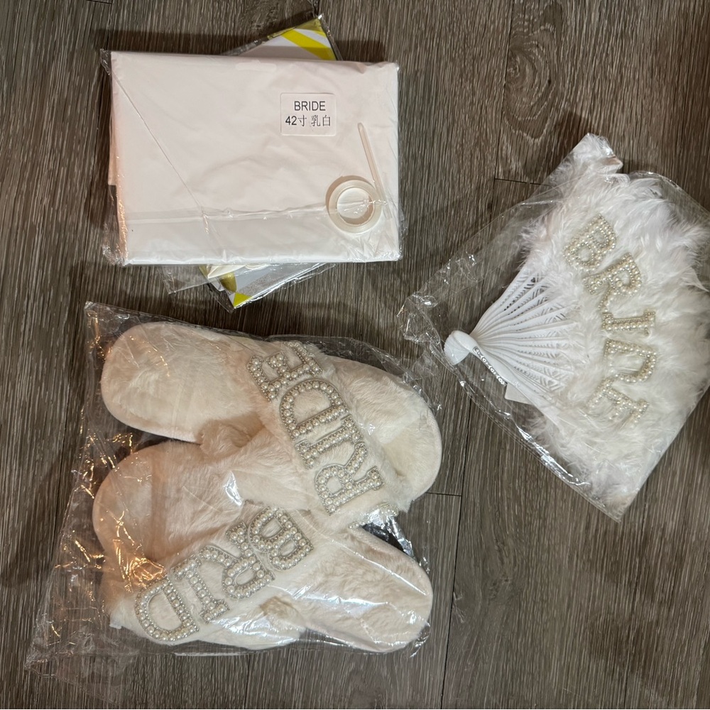 White Bride Slippers and Accessories Set